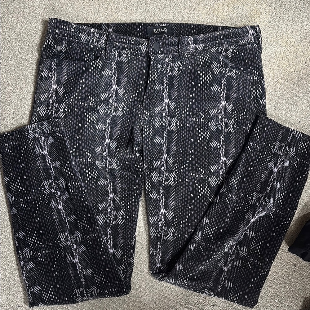 Buffalo David Bitton ladies Faith black gray snake straight leg pants